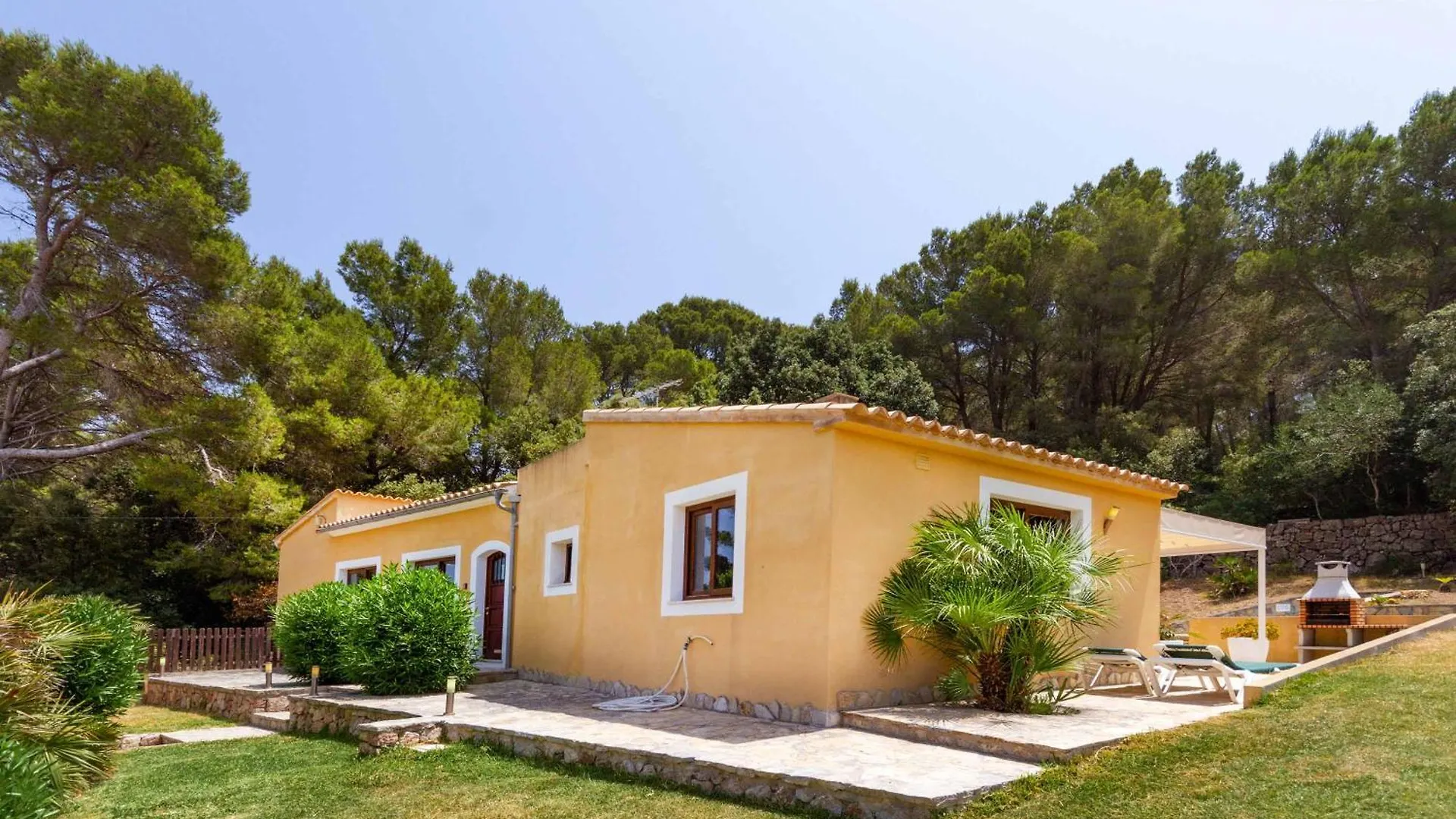 Villa Alexandria Cala de Sant Vicenc Spanien