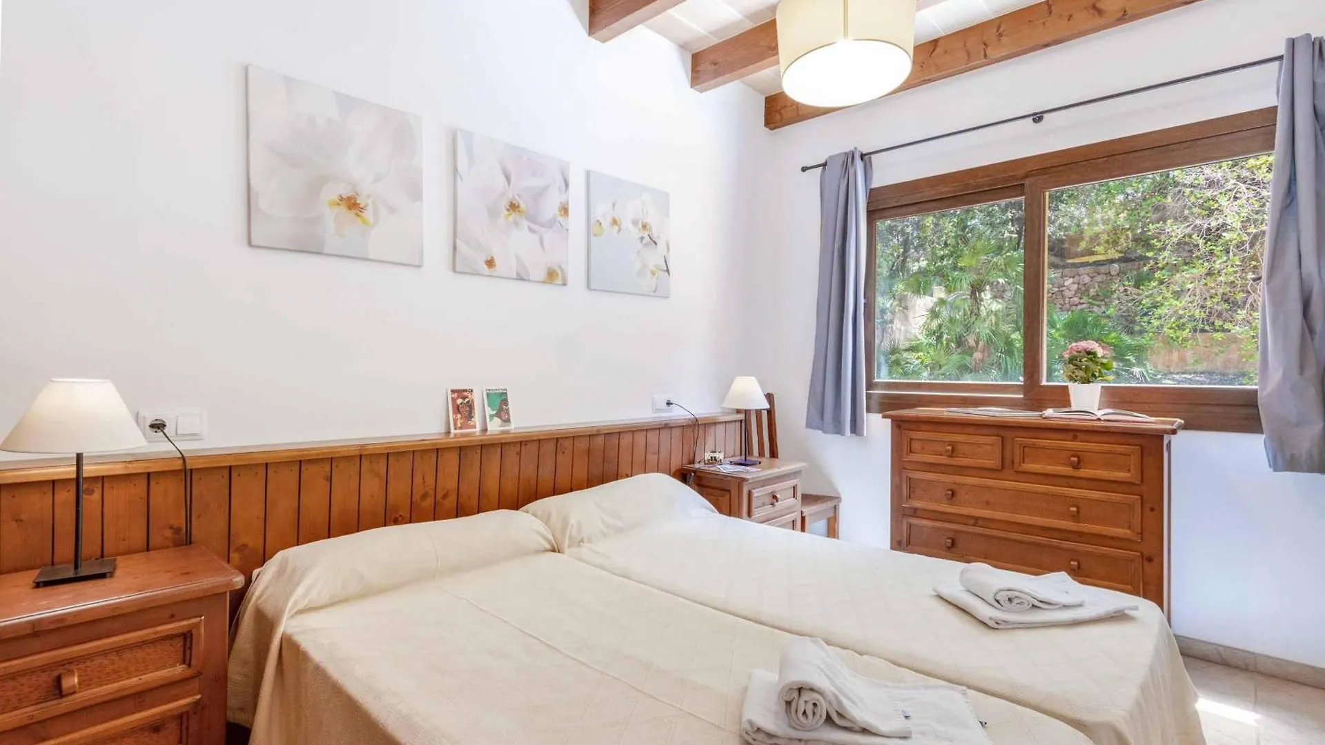 Villa Alexandria Cala de Sant Vicenc Spanien